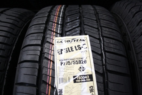 275/55R20 Goodyear Eagle LS-2